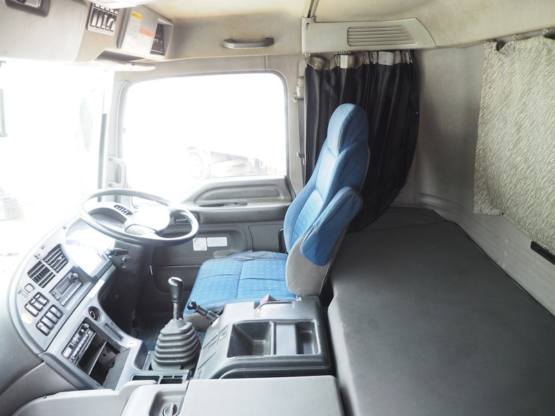 いすゞ ギガ ウイング車 大型 LKG-CYJ77A 年式 H22[写真38]