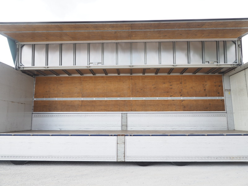 いすゞ ギガ ウイング車 大型 LKG-CYJ77A 年式 H22[写真19]