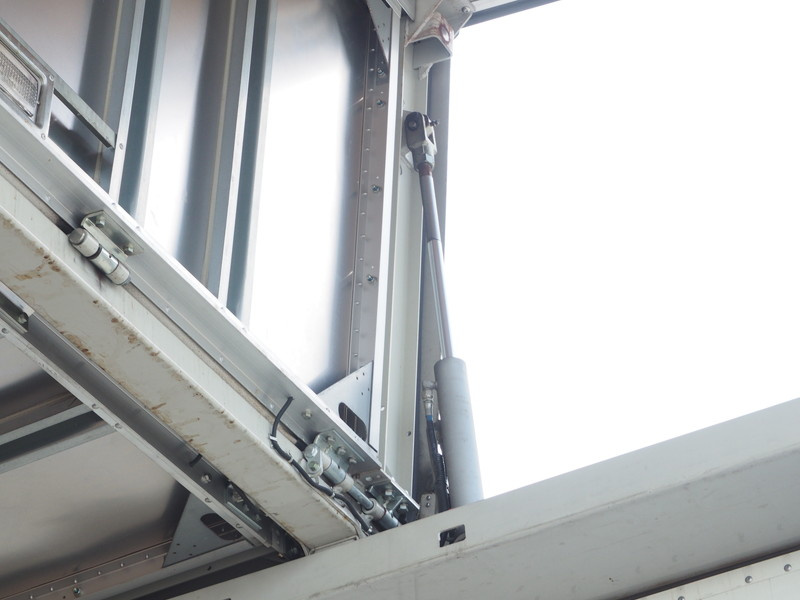 いすゞ ギガ ウイング車 大型 LKG-CYJ77A 年式 H22[写真21]