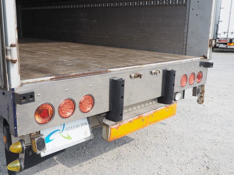 いすゞ ギガ ウイング車 大型 LKG-CYJ77A 年式 H22[写真32]