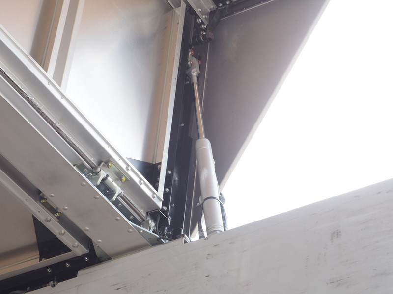 UDトラックス クオン ウイング車 大型 QKG-CG5ZA 年式 H27[写真11]