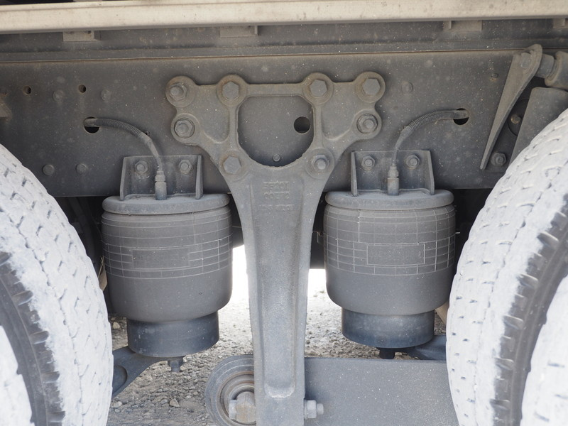 UDトラックス クオン ウイング車 大型 QKG-CG5ZA 年式 H27[写真46]