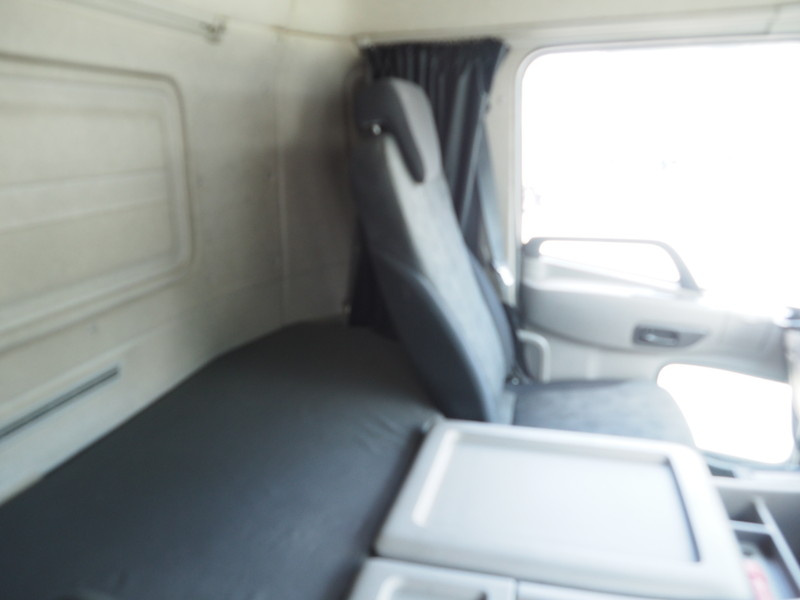 UDトラックス クオン ウイング車 大型 QKG-CG5ZA 年式 H27[写真39]