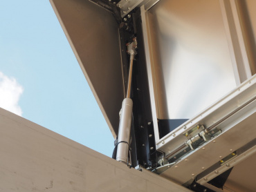 UDトラックス クオン ウイング車 大型 QKG-CG5ZA 年式 H27 [写真21]