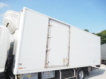 日野 レンジャー 冷凍バン 中型 TKG-FC9JKAA 年式 H27 [写真12]