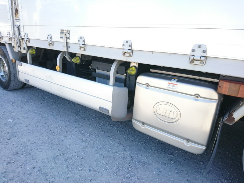 UDトラックス クオン ウイング車 大型 QKG-CG5ZA 年式 H24[写真09]