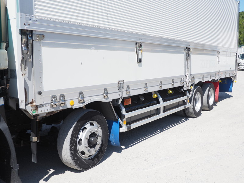 いすゞ ギガ 冷凍ウイング 大型 PKG-CYJ77W8 年式 H22[写真19]