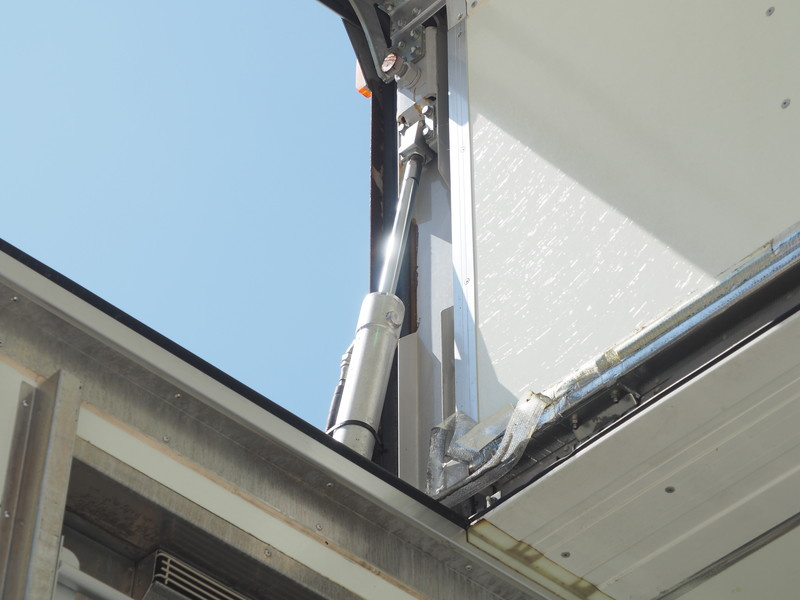 いすゞ ギガ 冷凍ウイング 大型 PKG-CYJ77W8 年式 H22[写真22]