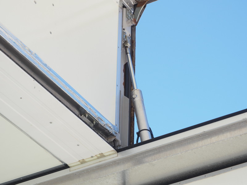 いすゞ ギガ 冷凍ウイング 大型 PKG-CYJ77W8 年式 H22[写真23]