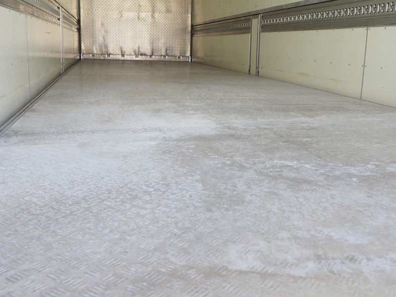 いすゞ ギガ 冷凍ウイング 大型 PKG-CYJ77W8 年式 H22[写真31]