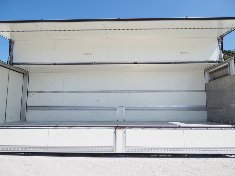 いすゞ ギガ 冷凍ウイング 大型 PKG-CYJ77W8 年式 H22[写真15]