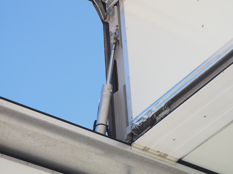 いすゞ ギガ 冷凍ウイング 大型 PKG-CYJ77W8 年式 H22[写真14]