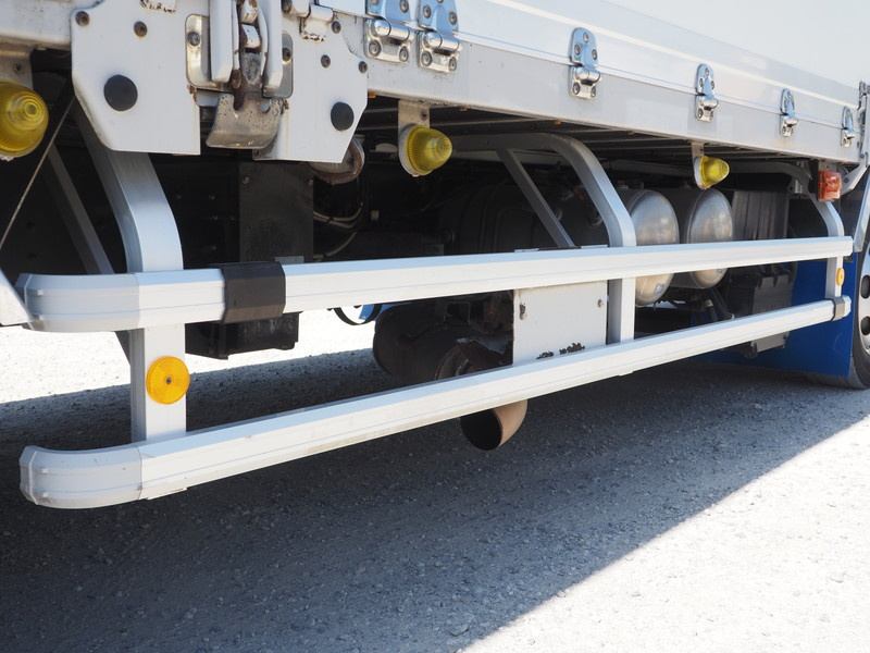 いすゞ ギガ 冷凍ウイング 大型 PKG-CYJ77W8 年式 H22[写真11]