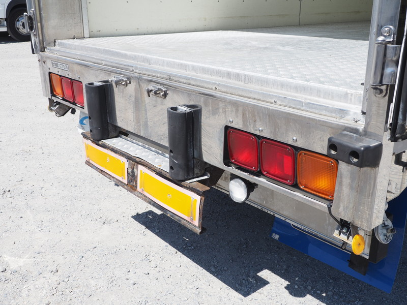 いすゞ ギガ 冷凍ウイング 大型 PKG-CYJ77W8 年式 H22[写真37]
