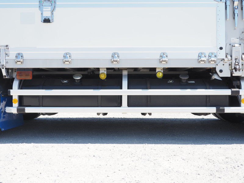 いすゞ ギガ 冷凍ウイング 大型 PKG-CYJ77W8 年式 H22[写真20]