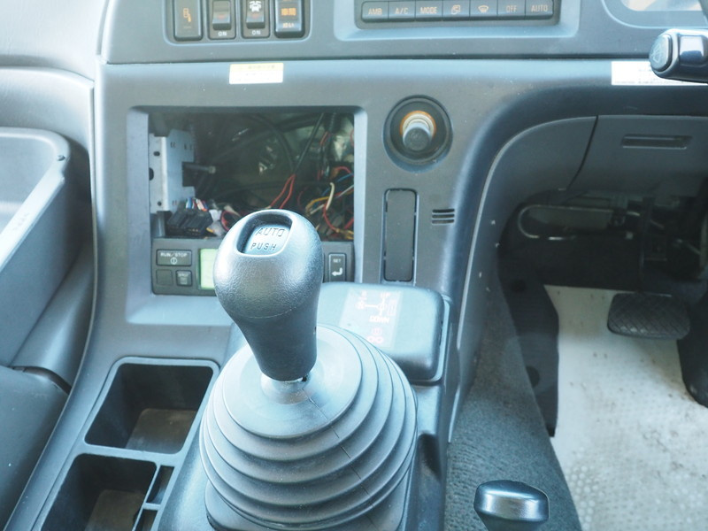 いすゞ ギガ 冷凍ウイング 大型 PKG-CYJ77W8 年式 H22[写真42]