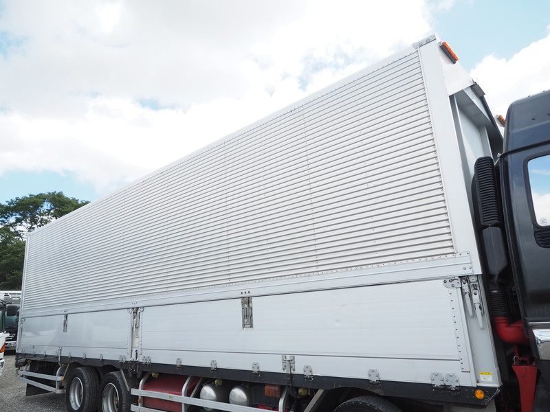 いすゞ ギガ ウイング車 大型 PDG-CYJ77W8 年式 H22[写真09]