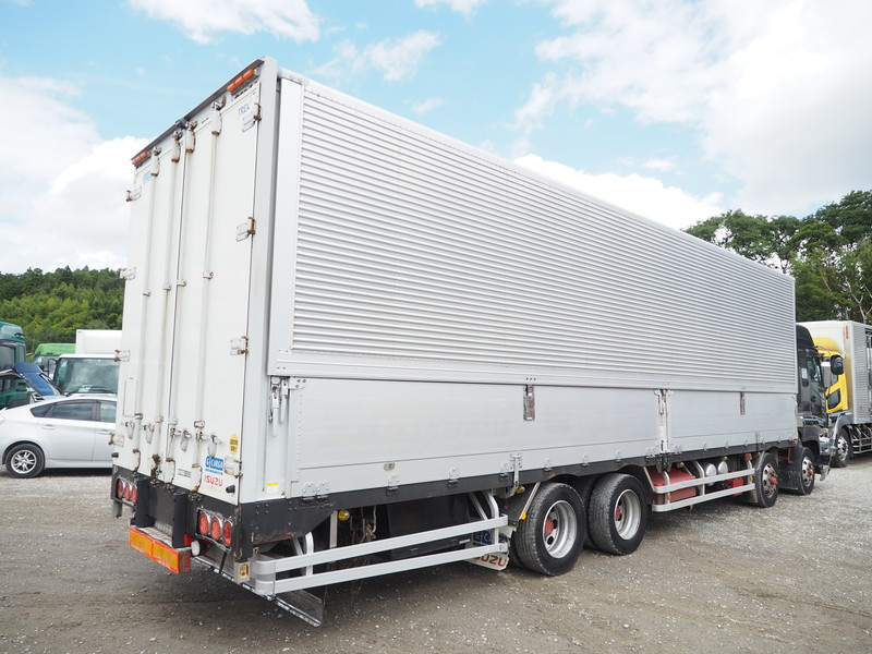 いすゞ ギガ ウイング車 大型 PDG-CYJ77W8 年式 H22[写真04]