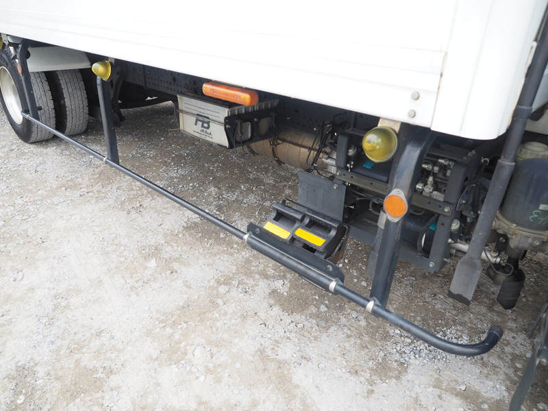 いすゞ フォワード 冷凍バン 中型 TKG-FRR90T2 年式 H27[写真11]