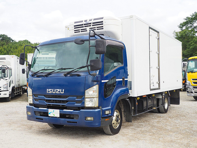 いすゞ フォワード 冷凍バン 中型 TKG-FRR90T2 年式 H27[写真01]
