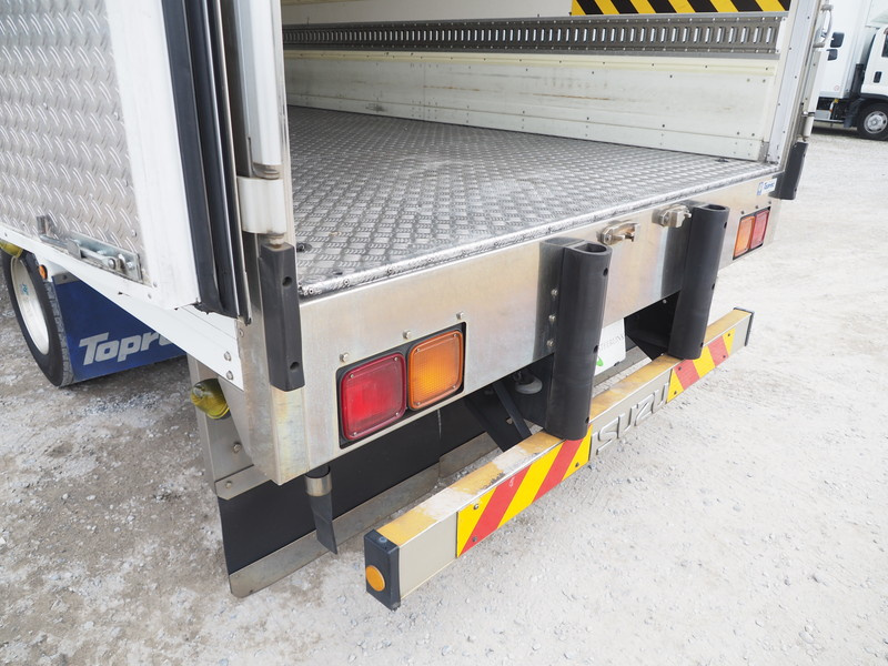 いすゞ フォワード 冷凍バン 中型 TKG-FRR90T2 年式 H27[写真25]