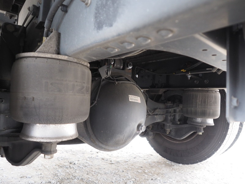 いすゞ フォワード 冷凍バン 中型 TKG-FRR90T2 年式 H27[写真35]