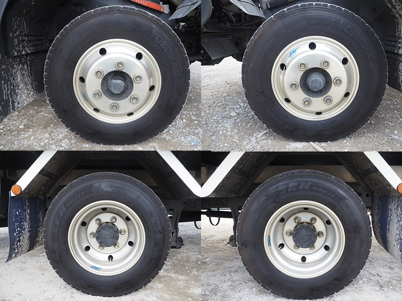 いすゞ フォワード 冷凍バン 中型 TKG-FRR90T2 年式 H27[写真37]