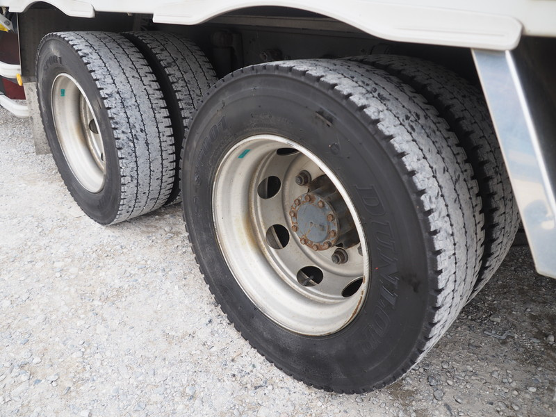 いすゞ ギガ ウイング車 大型 QKG-CYJ77A 年式 H27[写真44]