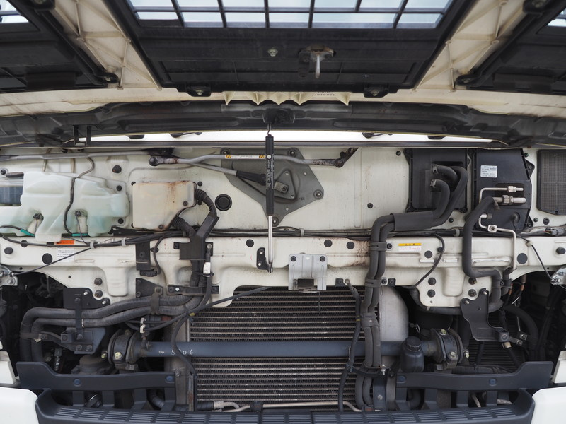 いすゞ ギガ ウイング車 大型 QKG-CYJ77A 年式 H27[写真45]