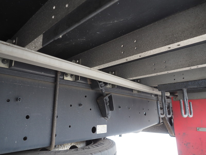 いすゞ ギガ ウイング車 大型 QKG-CYJ77A 年式 H27[写真42]