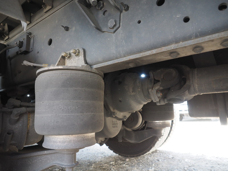 いすゞ ギガ ウイング車 大型 QKG-CYJ77A 年式 H27[写真45]