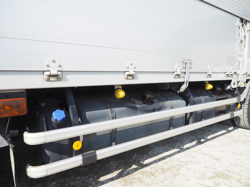 いすゞ ギガ ウイング車 大型 QKG-CYJ77A 年式 H27[写真16]