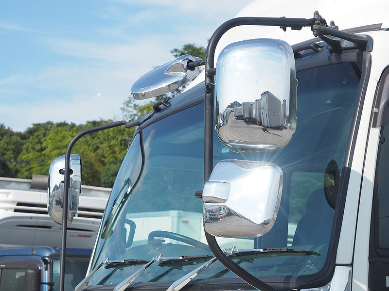 いすゞ ギガ ウイング車 大型 QKG-CYJ77A 年式 H27[写真09]