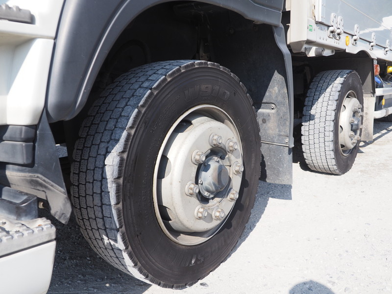 いすゞ ギガ ウイング車 大型 QKG-CYJ77A 年式 H27[写真49]