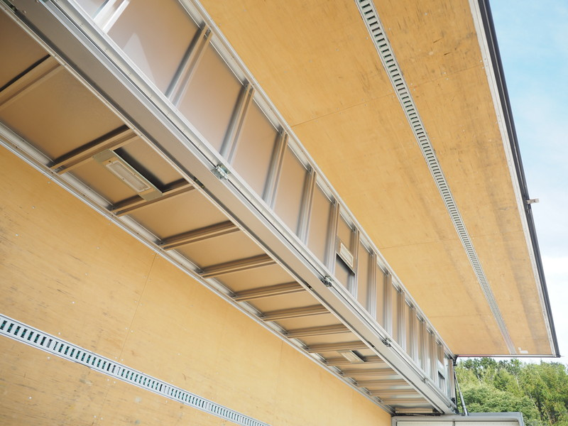 いすゞ ギガ ウイング車 大型 QKG-CYJ77A 年式 H27[写真22]