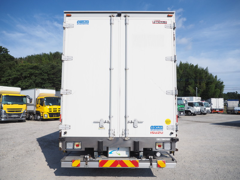 いすゞ ギガ ウイング車 大型 QKG-CYJ77A 年式 H27[写真06]