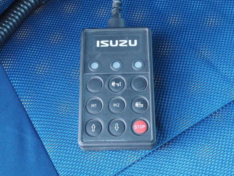 いすゞ ギガ ウイング車 大型 QKG-CYJ77A 年式 H27[写真40]