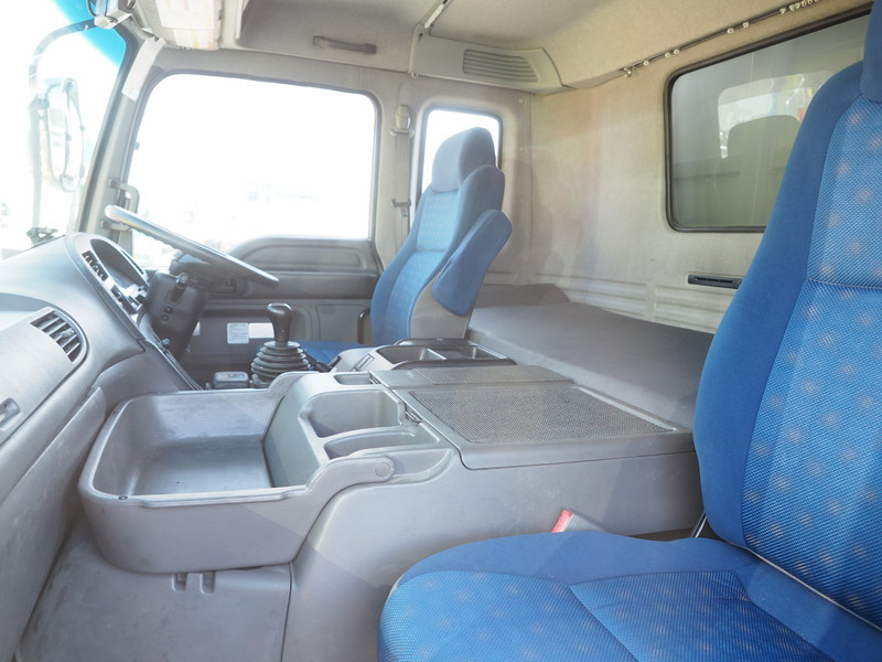 いすゞ ギガ ウイング車 大型 QKG-CYJ77A 年式 H27[写真43]