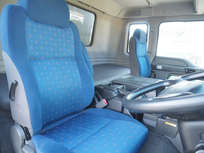 いすゞ ギガ ウイング車 大型 QKG-CYJ77A 年式 H27[写真36]