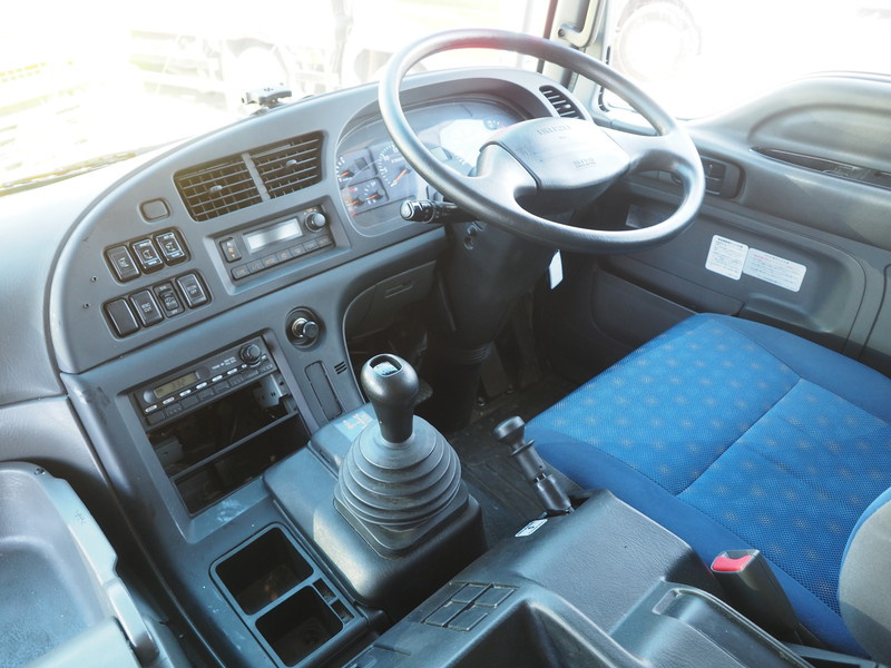 いすゞ ギガ ウイング車 大型 QKG-CYJ77A 年式 H27[写真38]