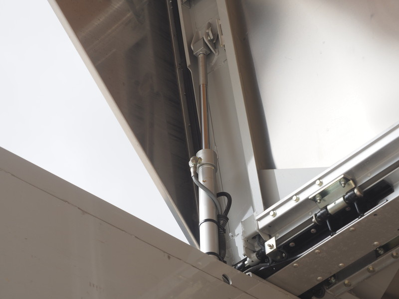 いすゞ フォワード ウイング車 中型 TKG-FRR90T2 年式 H27[写真19]