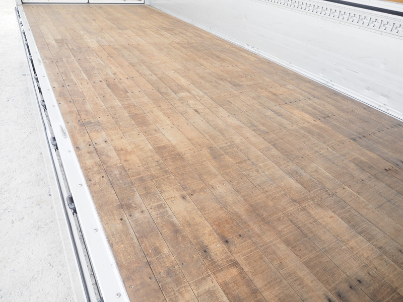 いすゞ フォワード ウイング車 中型 TKG-FRR90T2 年式 H27[写真24]