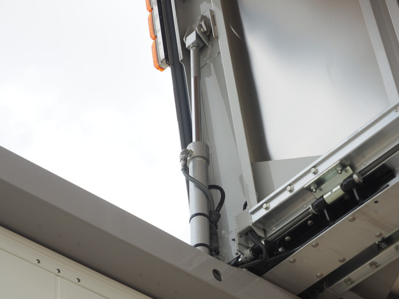 いすゞ フォワード ウイング車 中型 TKG-FRR90T2 年式 H27[写真15]