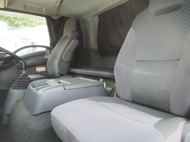 いすゞ フォワード ウイング車 中型 TKG-FRR90T2 年式 H27[写真40]