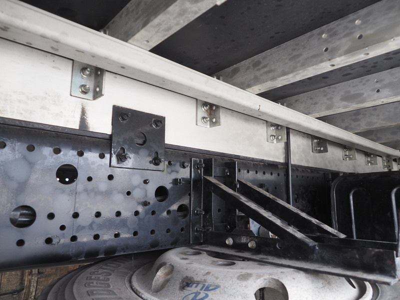 いすゞ フォワード ウイング車 中型 TKG-FRR90T2 年式 H27[写真47]