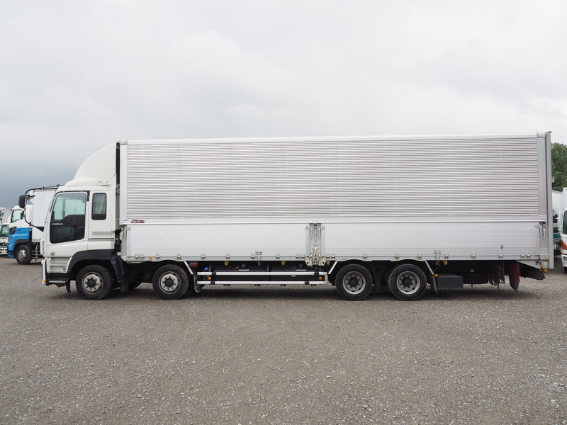 いすゞ ギガ ウイング車 大型 QKG-CYJ77A 年式 H25[写真17]