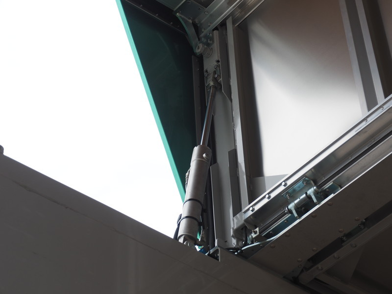 いすゞ ギガ ウイング車 大型 QKG-CYJ77A 年式 H25[写真20]