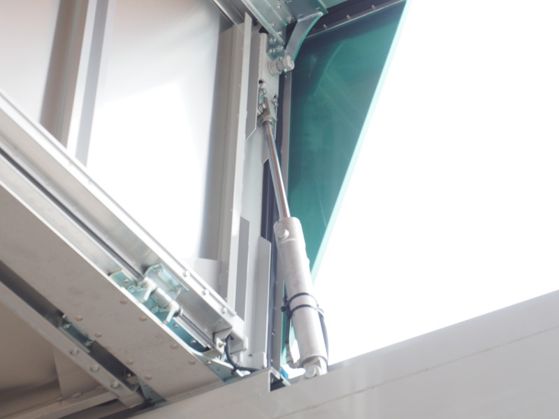 いすゞ ギガ ウイング車 大型 QKG-CYJ77A 年式 H25[写真12]