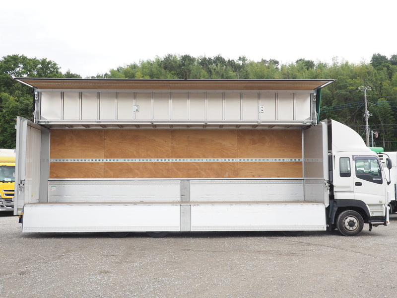 いすゞ ギガ ウイング車 大型 QKG-CYJ77A 年式 H25[写真11]