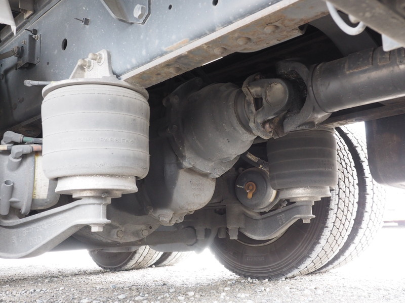 いすゞ ギガ ウイング車 大型 QKG-CYJ77A 年式 H25[写真39]